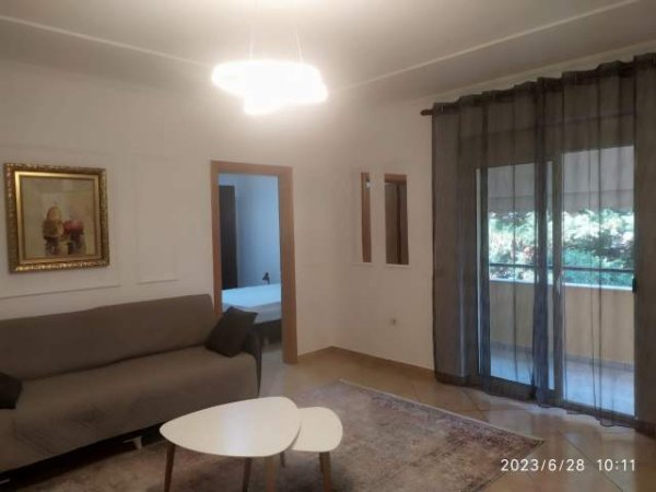 Tirane, jepet me qera apartament 1+1+BLK Kati 3, 400 Euro (Liqeni i Thate)