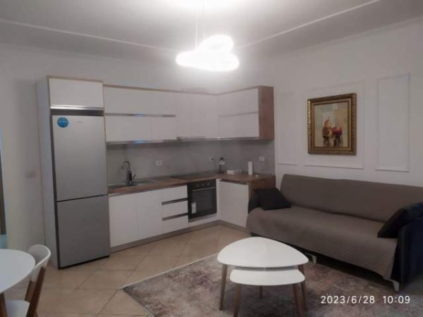Tirane, jepet me qera apartament 1+1+BLK Kati 3, 400 Euro (Liqeni i Thate)