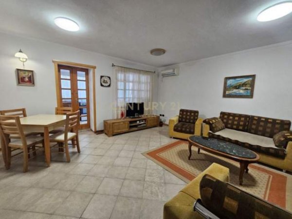 Tirane, jepet me qera apartament 2+1+BLK Kati 2, 70 m² 400 Euro (Rr. Mihal Grameno, Tregu Elektrik)