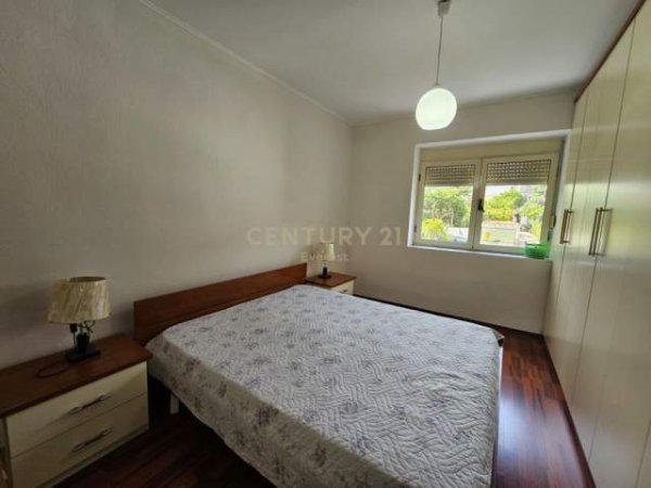 Tirane, jepet me qera apartament 2+1+BLK Kati 2, 70 m² 400 Euro (Rr. Mihal Grameno, Tregu Elektrik)