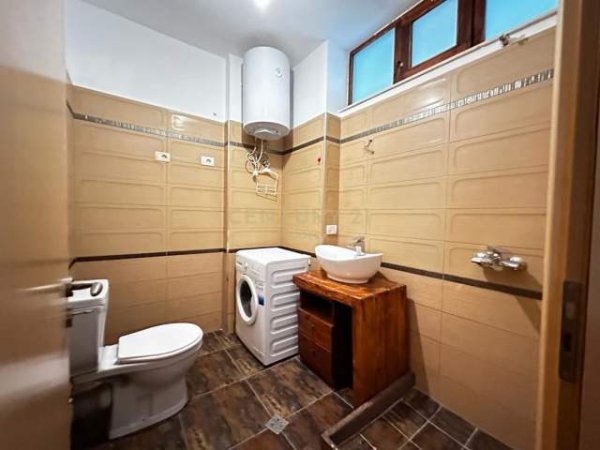 Tirane, jepet me qera apartament 2+1+BLK Kati 3, 107 m² 400 Euro (Yzberish)