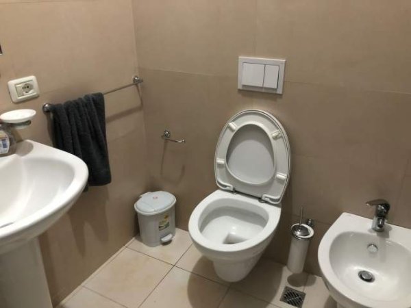 Tirane, jepet me qera apartament 1+1+BLK Kati 7, 65 m² 500 Euro (rruga Gjik Kuqali)