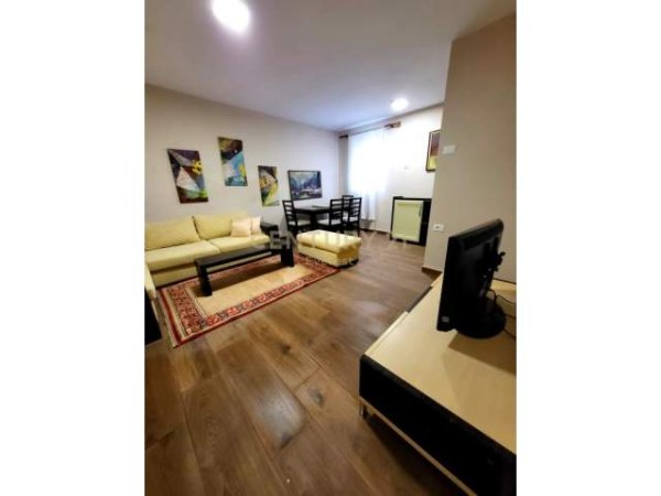 Tirane, jepet me qera apartament 2+1 Kati 1, 86 m² 350 Euro (Rruga e Kavajes)