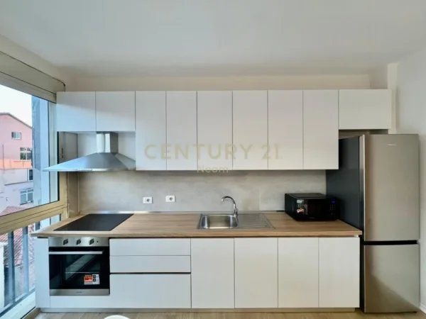 Tirane, jepet me qera apartament 1+1 Kati 5, 75 m² 750 € (Rruga e Kavajes)