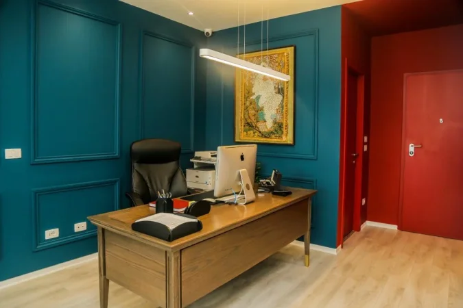 Tirane, jepet me qera zyre Kati 1, 35 m² 800 €