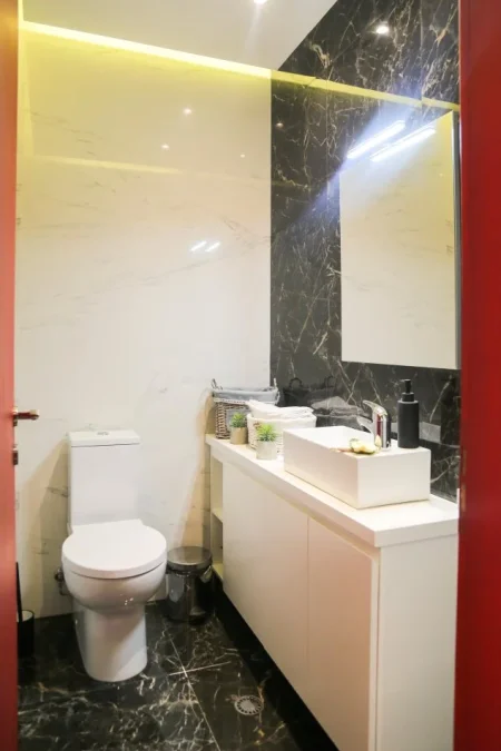 Tirane, jepet me qera zyre Kati 1, 35 m² 800 €