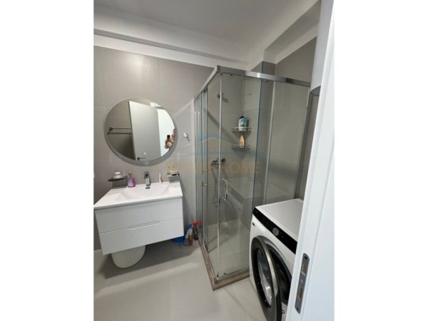 Tirane, jepet me qera apartament 2+1+Ballkon Kati 6, 90 m² 400 € (Univers City)