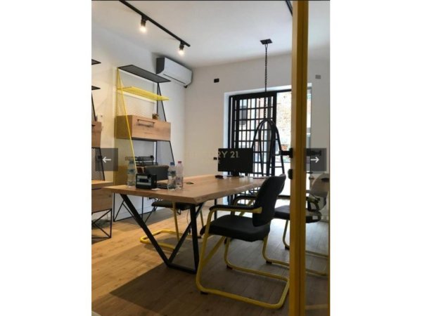 Tirane, jap me qera ambjent biznesi Kati 1, 110 m² 1.003 € (Rruga e Durresit)