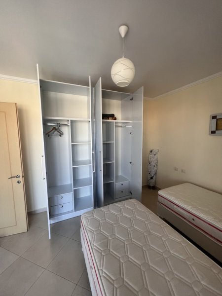 Tirane, jepet me qera apartament+verande | Penthouse 1+1+Ballkon Kati 8, 70 m² 520 € (Aleksandri i Madh)