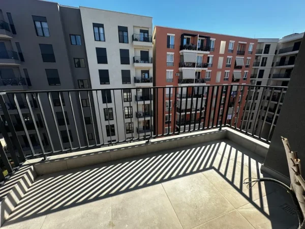 Tirane, shitet apartament 2+1+Ballkon dhe Post parkimi -1 Kati 7, 89 m² 150.000 € (boulevard astir)