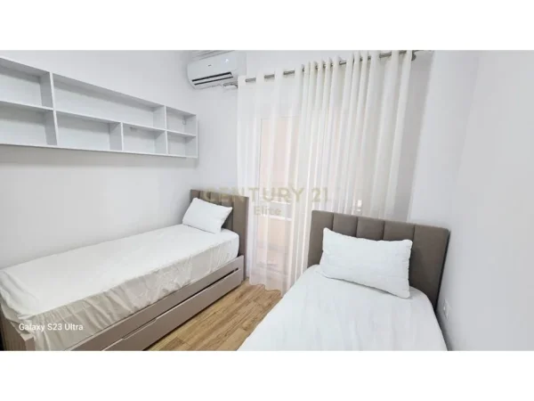 Tirane, jepet me qera apartament 2+1 Kati 2, 82 m² 700 € (Xhamlliku)
