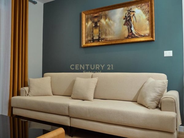 Tirane, shes apartament 1+1 Kati 5, 44 m² 173.000 € (Blloku)