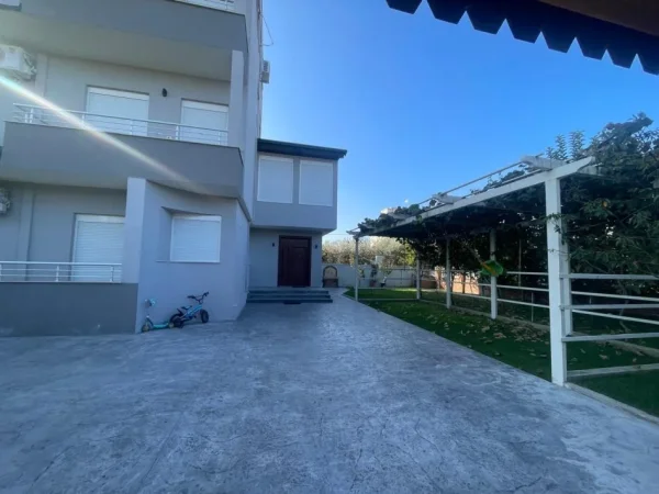 Durres, shitet Vile 3 Katshe , 530.000 € (Hamallaj)