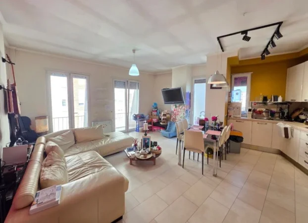 Tirane, shitet apartament 2+1+Ballkon Kati 6, 129 m² 230.000 € (Rruga Frederik Shiroka, pranë supermarket “Joena”)