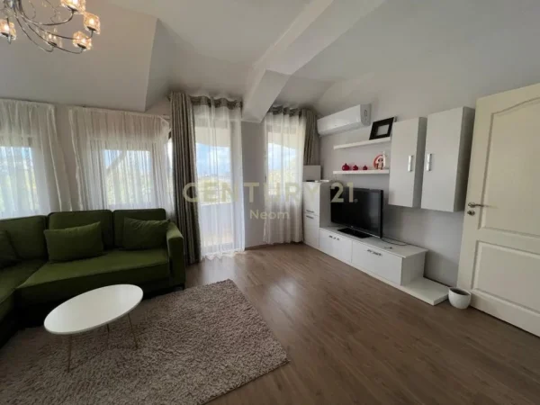 Tirane, jepet me qera Vile 2 Katshe Kati 2, 150 m² 800 € (Liqeni)
