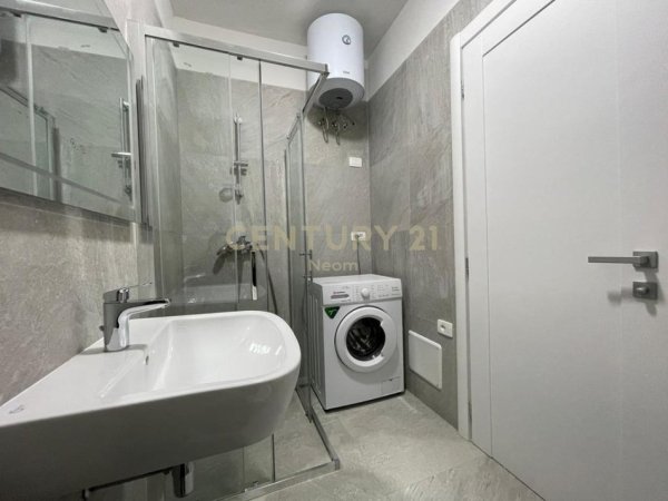 Tirane, jepet me qera apartament 1+1 Kati 1, 62 m² 700 € (Liqeni thate)