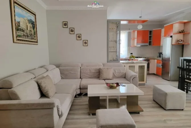 Tirane, jepet me qera apartament 2+1+Ballkon Kati 5, 140 m² 800 € (Komuna E Parisit)
