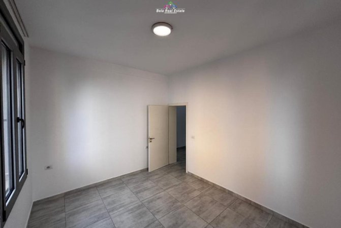Tirane, jepet me qera zyre Kati 2, 75 m² 500 € (Hotel Elisa)