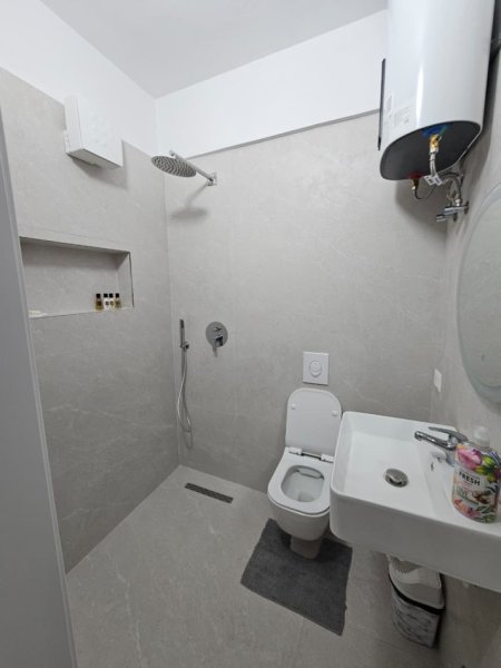 Durres, jepet me qera garsonier 1+1+Aneks+Ballkon Kati 6, 67 m² 400 € 