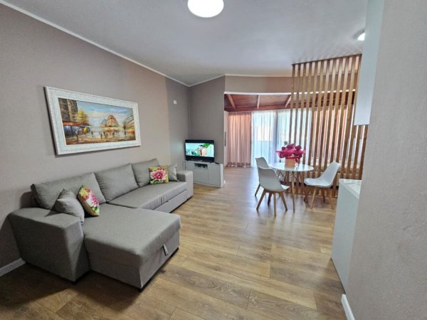 Durres, jepet me qera garsonier 1+1+Aneks+Ballkon Kati 6, 67 m² 400 € 