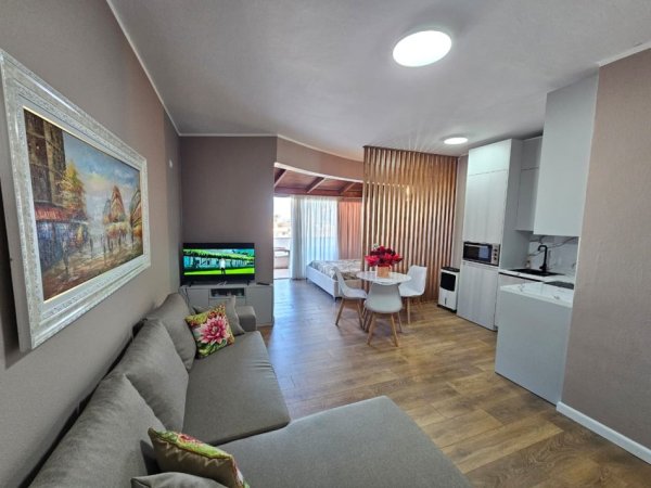 Durres, jepet me qera garsonier 1+1+Aneks+Ballkon Kati 6, 67 m² 400 € 