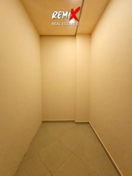 Durres, jepet me qera zyre Kati 0, 92 m² 850 € 