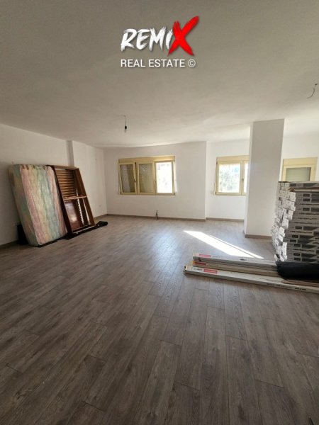 Durres, jepet me qera ambjent biznesi Kati 2, 150 m² 500 € 