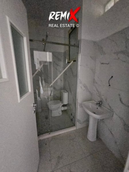 Durres, jepet me qera ambjent biznesi Kati 2, 150 m² 500 € 