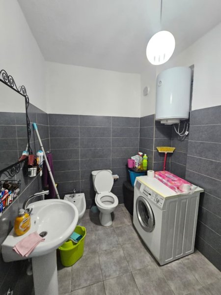 Durres, jepet me qera apartament 3+1+Aneks+Ballkon Kati 5, 130 m² 500 € 