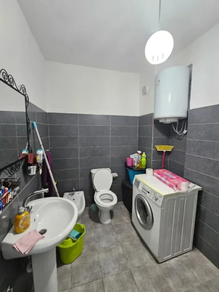 Durres, jepet me qera apartament 3+1+Aneks+Ballkon Kati 5, 130 m² 500 € 