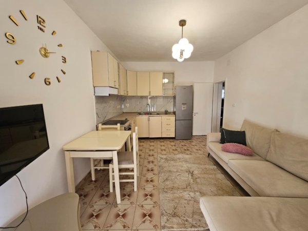 Durres, jepet me qera apartament 2+1+Aneks+Ballkon Kati 1, 60 m² 300 € 