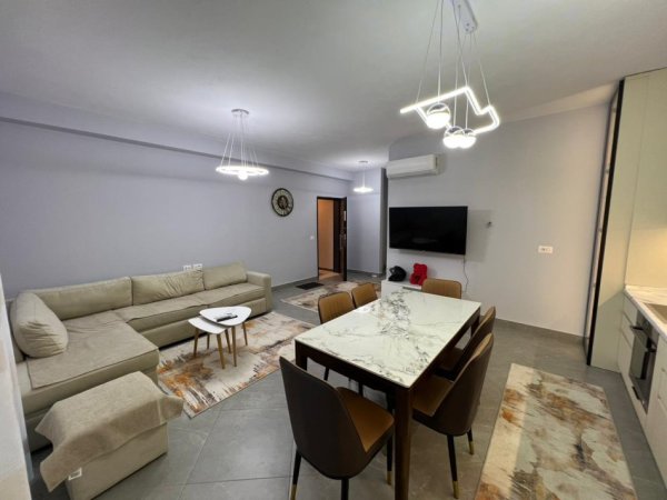 Tirane, jepet me qera apartament 2+1 Kati 7, 700 € 