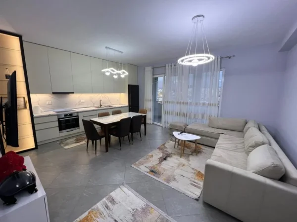 Tirane, jepet me qera apartament 2+1 Kati 7, 650 €