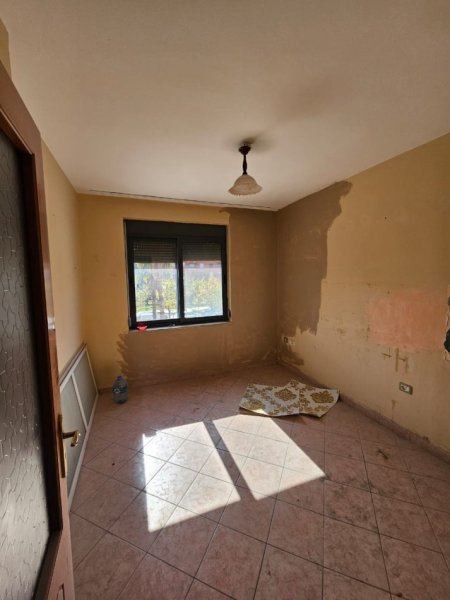 Durres, jepet me qera apartament Kati 3, 65 m² 400 € 