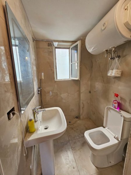 Durres, jepet me qera apartament Kati 3, 65 m² 400 € 