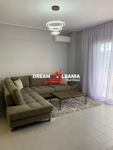 Tirane, jepet me qera apartament 2+1 , 100 m² 600 € (Liqeni i Thate)
