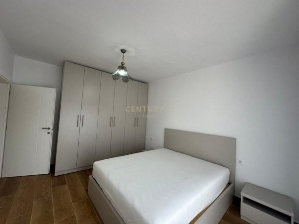 Tirane, jepet me qera apartament 2+1 Kati 4, 70 m² 420 € 