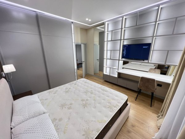 Tirane, jepet me qera apartament 1+1 Kati 8, 1.000 € 