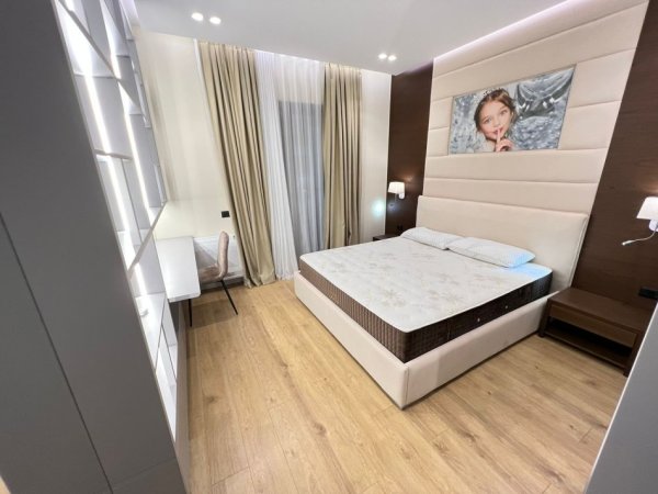 Tirane, jepet me qera apartament 1+1 Kati 8, 1.000 € 