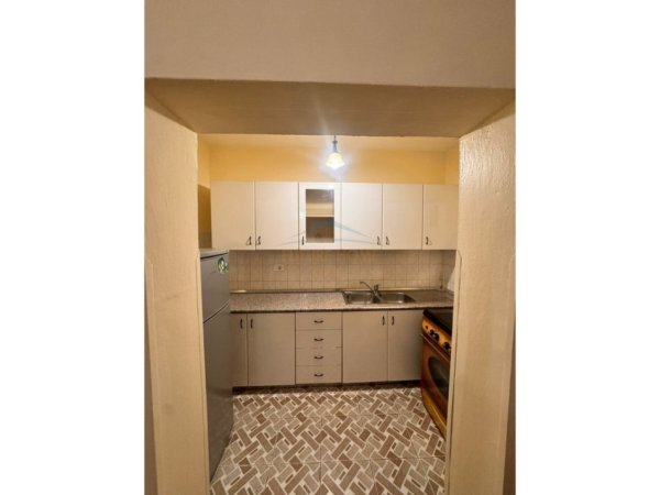 Apartament 3+1 për Qira- Bulevardi Zogu I Tirane 600 €