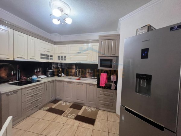 Tirane, shitet apartament 2+1+Ballkon Kati 5, 104 m² 125.000 € (Misto Mame)