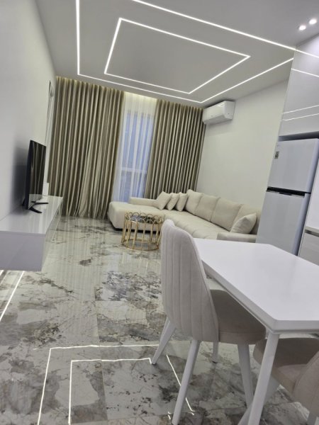 Tirane, jepet me qera apartament 1+1 Kati 5, 500 € 