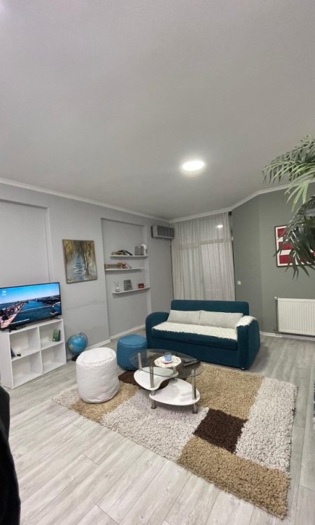 Tirane, jepet me qera apartament 1+1 Kati 3, 660 € 