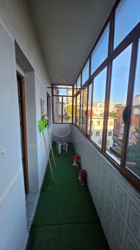 Tirane, jepet me qera apartament 2+1+Ballkon Kati 3, 84 m² 899 € (Sheshi Wilson)