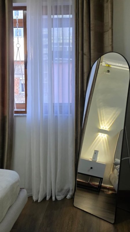 Tirane, jepet me qera apartament 2+1+Ballkon Kati 3, 84 m² 899 € (Sheshi Wilson)