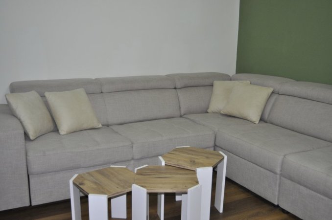 Tirane, jepet me qera apartament 2+1+Ballkon Kati 3, 84 m² 899 € (Sheshi Wilson)
