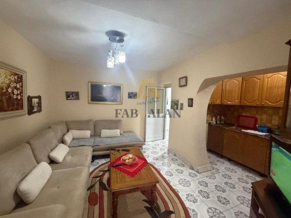 Tirane, shitet apartament 2+1 Kati 2, 72 m² 125.000 € (Shkolla Niket Dardani, Xhamllik)