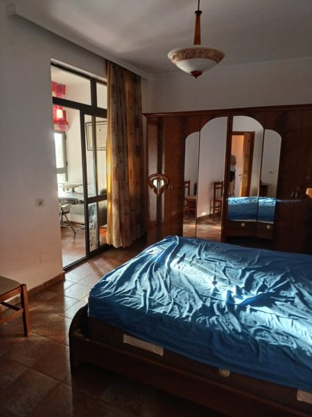 Tirane, jepet me qera apartament 2+1+Ballkon Kati 8, 110 m² 65,000Leke (Rruga e Dibres)