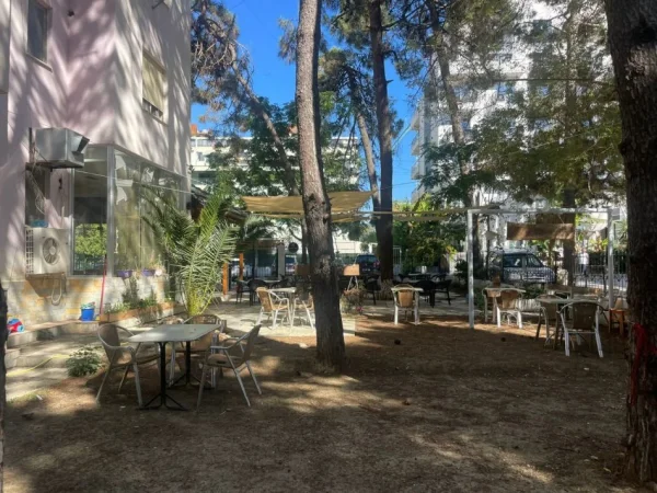 Durres, jepet me qera lokal Kati 0, 75 m² 700 € (Golem)