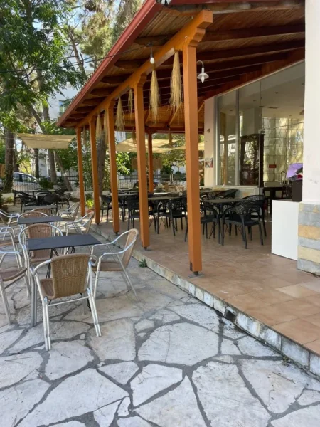 Durres, jepet me qera lokal Kati 0, 75 m² 700 € (Golem)